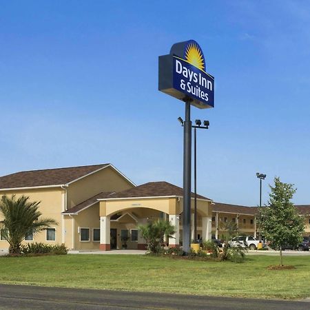 Days Inn Pearsall Екстериор снимка